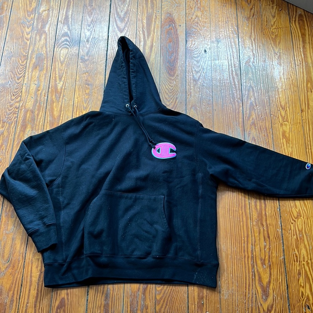 Men’s black champion sweatshirt